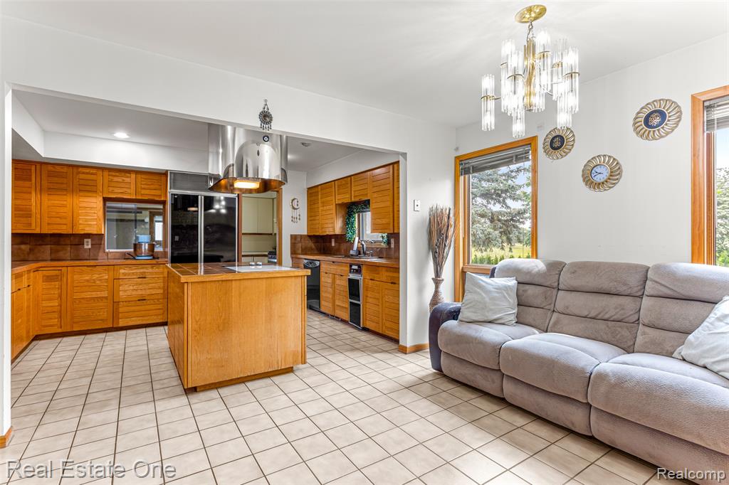 18191 Country Club Circle, Riverview, MI 48193 — Photo 16