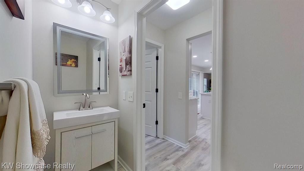 8258 HUMMINGBIRD Drive, Ypsilanti, MI 48197 — Photo 19