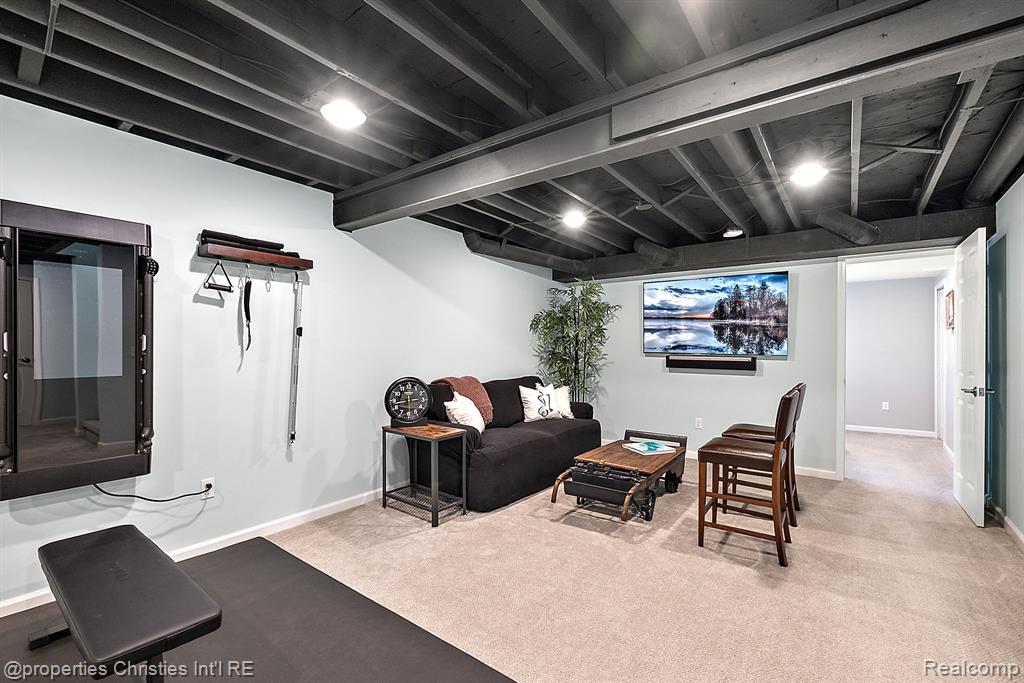 301 JAMES Circle, Royal Oak, MI 48067 — Photo 29