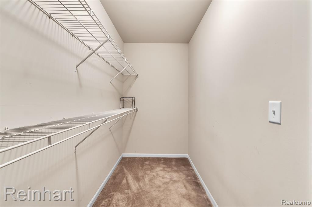 25340 VILLAGEWOOD, South Lyon, MI 48178 — Photo 31