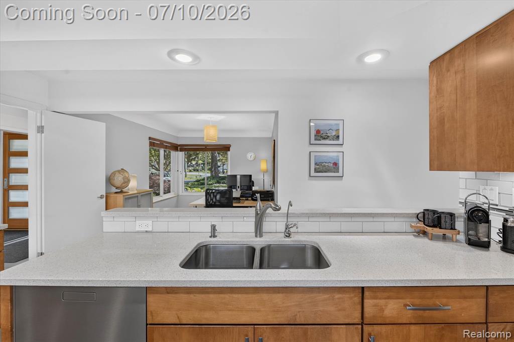 5017 Surfwood Drive, Commerce Twp, MI 48382 — Photo 33