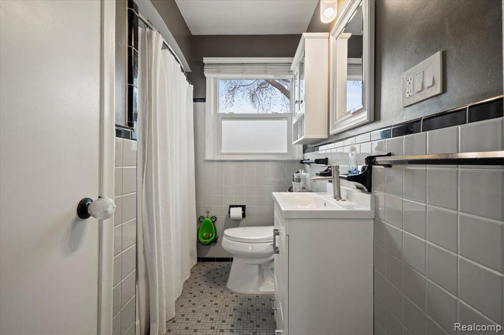524 E LA SALLE Avenue, Royal Oak, MI 48073 — Photo 23
