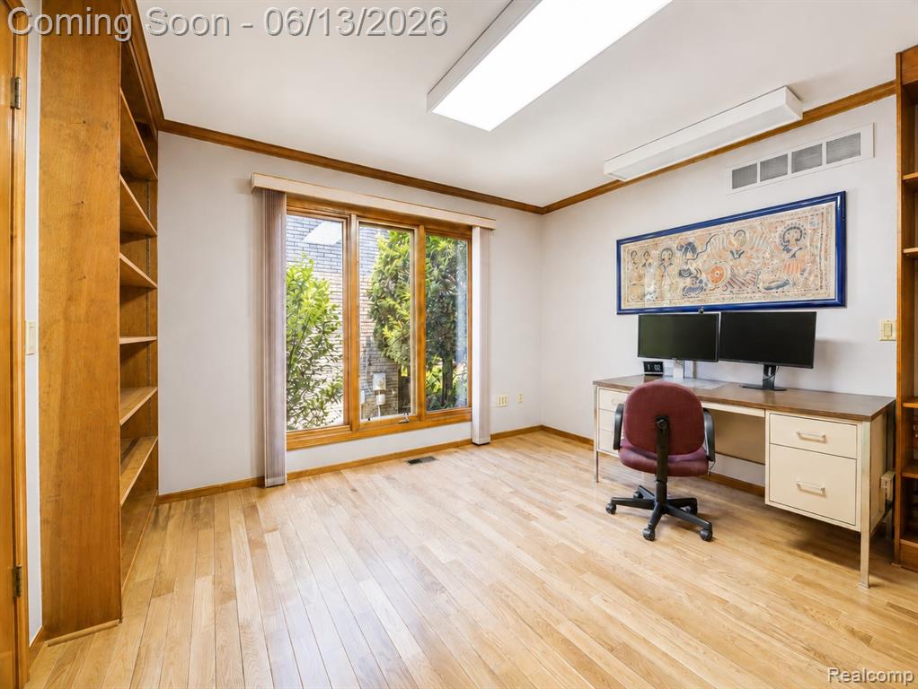 29342 Strathmore Drive, Farmington, MI 48331 — Photo 14