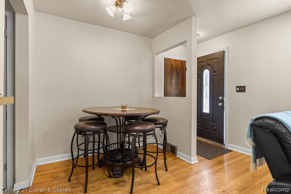 589 HELEN Street, Garden City, MI — Photo 11
