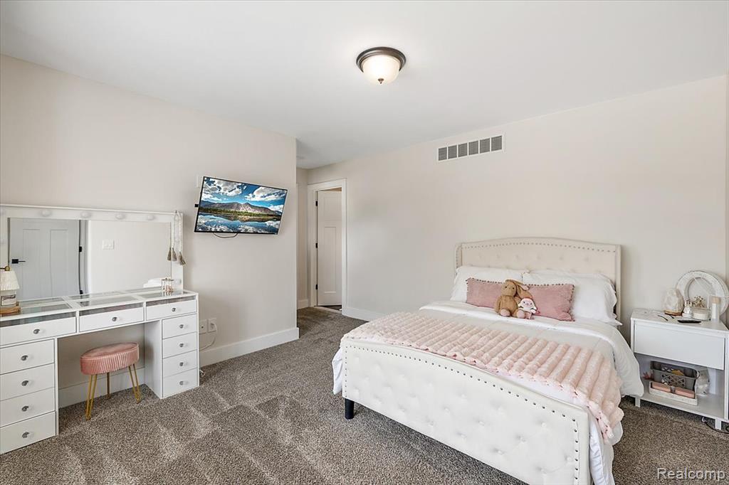 46930 Riverpark E, Macomb, MI 48044 — Photo 47