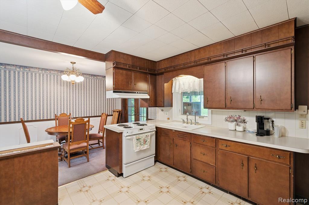 7467 McCandlish Road, Grand Blanc, MI 48439 — Photo 13