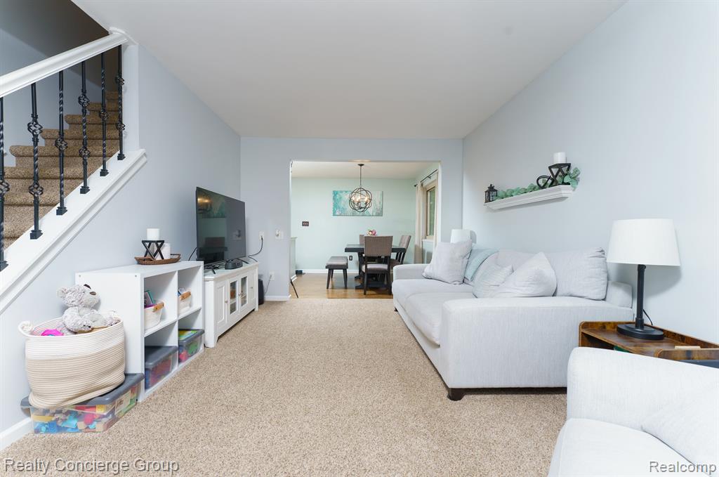 455 EAGLE Way, South Lyon, MI 48178 — Photo 4