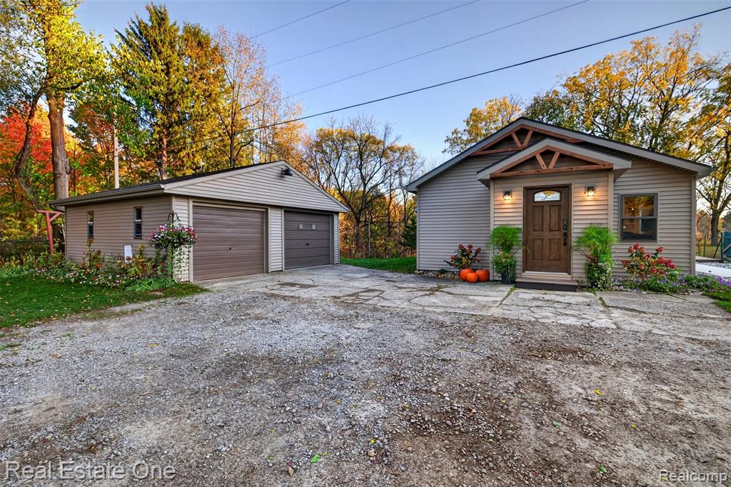 12202 E Bristol Road, Davison, MI 48423