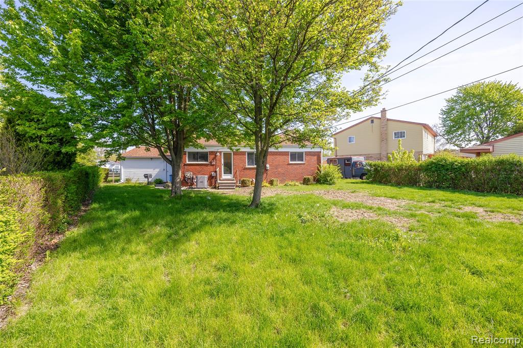 5646 Cambourne Street, Dearborn Heights, MI 48127 — Photo 8