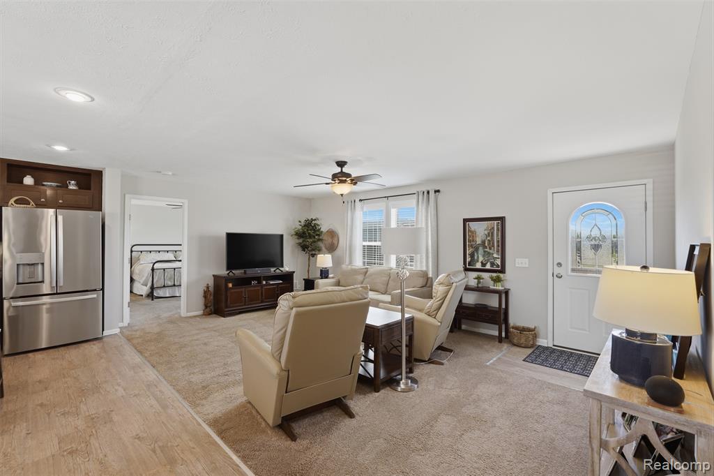 11112 Hickory Tree Court, South Lyon, MI 48178 — Photo 4