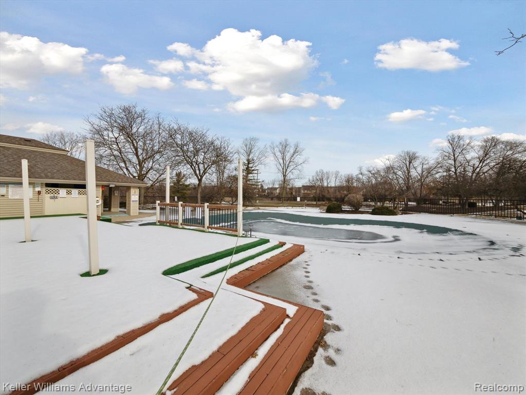 31131 COUNTRY, Farmington Hills, MI 48331 — Photo 48