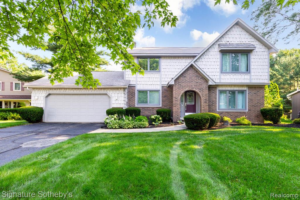 4086 Cherry Garden Drive, Commerce Twp, MI 48382 — front exterior