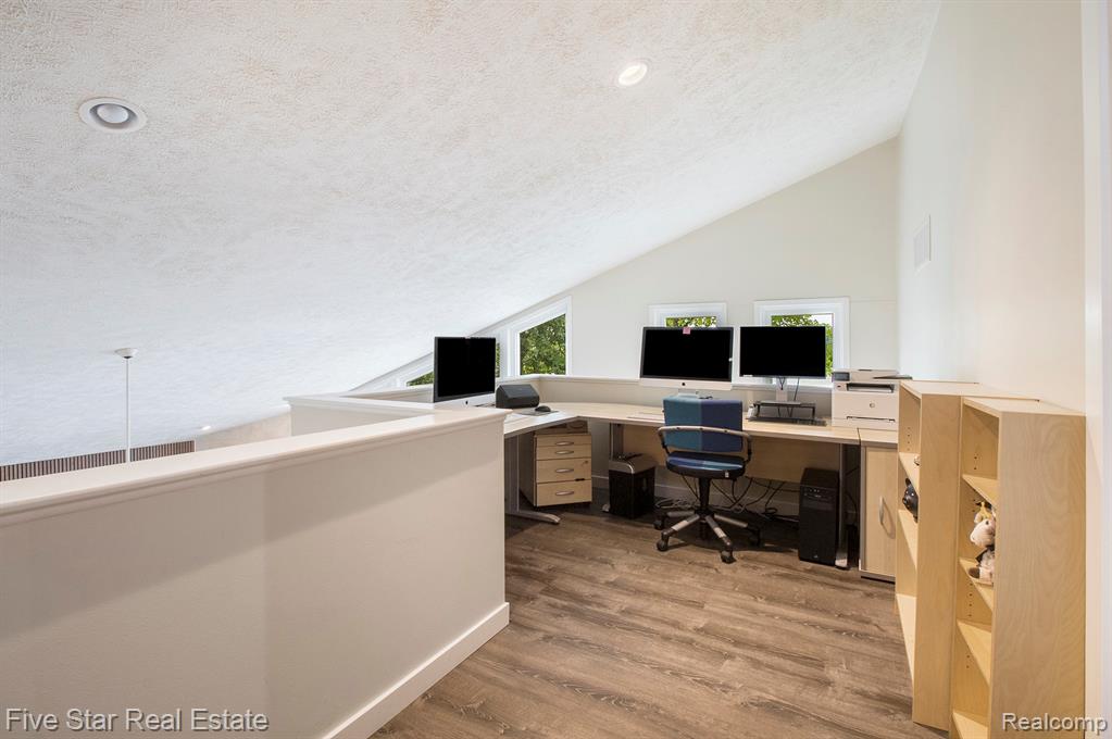 7025 Dandison Boulevard, West Bloomfield, MI 48324 — Photo 38