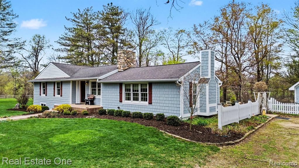 4203 Hough Road N, Dryden, MI 48428 — Photo 2