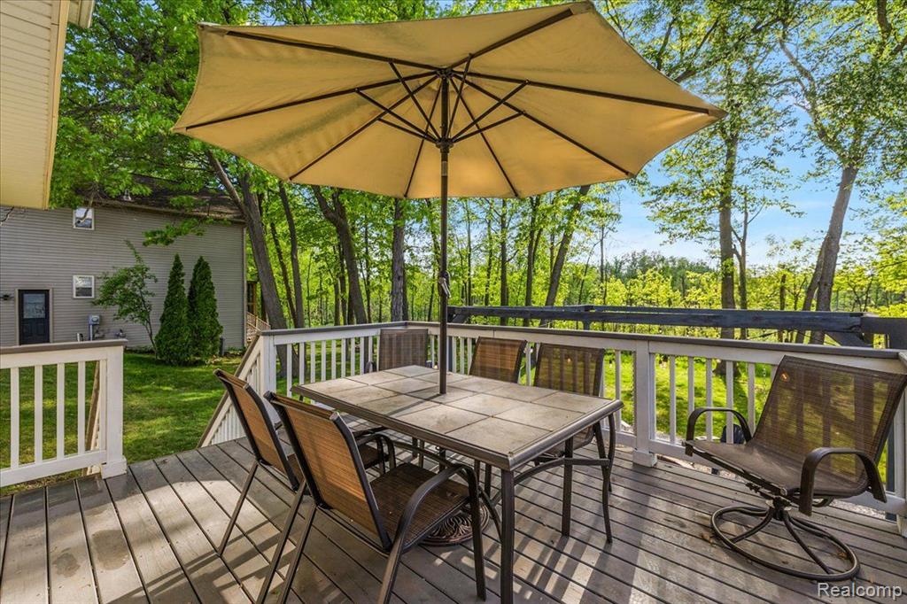 457 Cove View Drive, Waterford, MI 48327 — Photo 34
