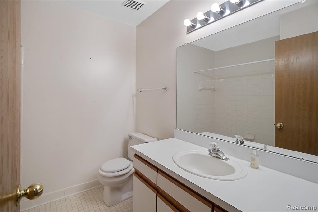42789 Lilley Pointe Drive, Canton, MI 48187 — Photo 9