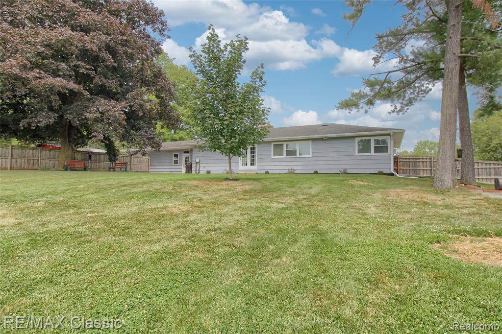 10268 7 Mile Road, Northville, MI 48167 — Photo 30
