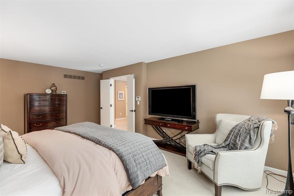 49474 Pine Ridge Court, Plymouth, MI 48170 — Photo 39