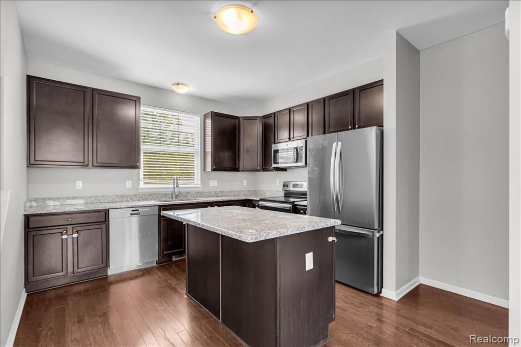 4600 Bradley Circle, Troy, MI 48085 — Photo 11