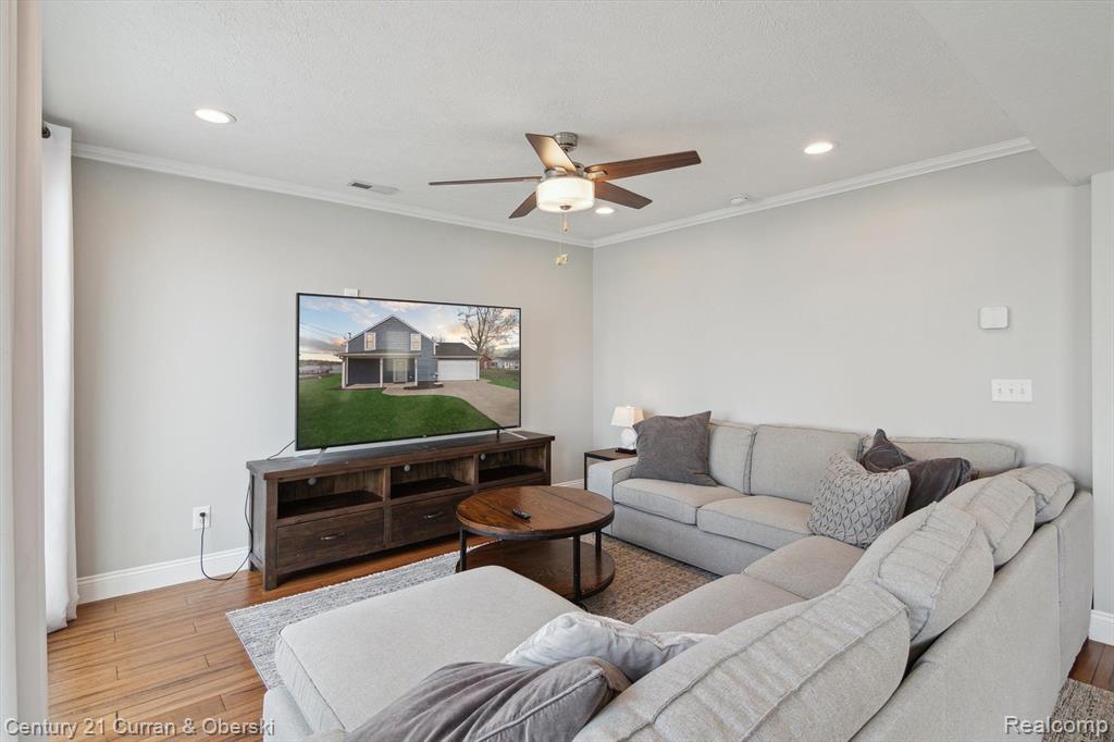 421 EDGEWOOD Drive, Jackson, MI 49201 — Photo 16