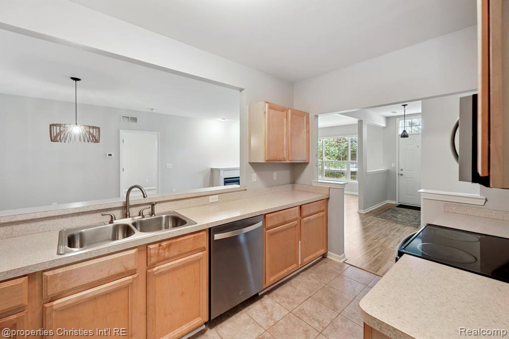 16865 Carriage Way, Northville, MI 48168 — Photo 14