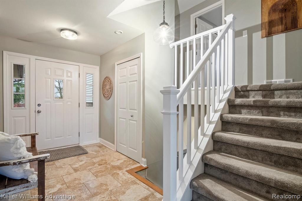 43924 ORLEANS, Canton, MI 48187 — Photo 9