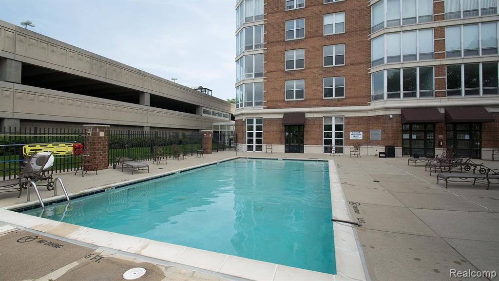 250 E HARBORTOWN Drive, 49/511, Detroit, MI 48207 — Photo 6