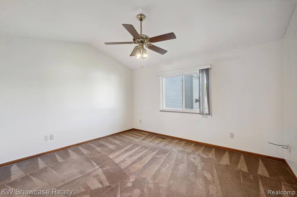730 CHALLENGING Trail, South Lyon, MI 48178 — Photo 19