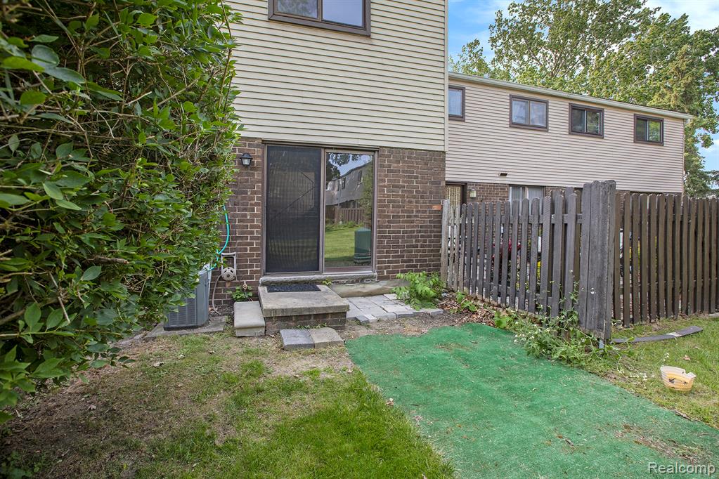 1875 Sheffield Drive, Ypsilanti, MI 48198 — Photo 17