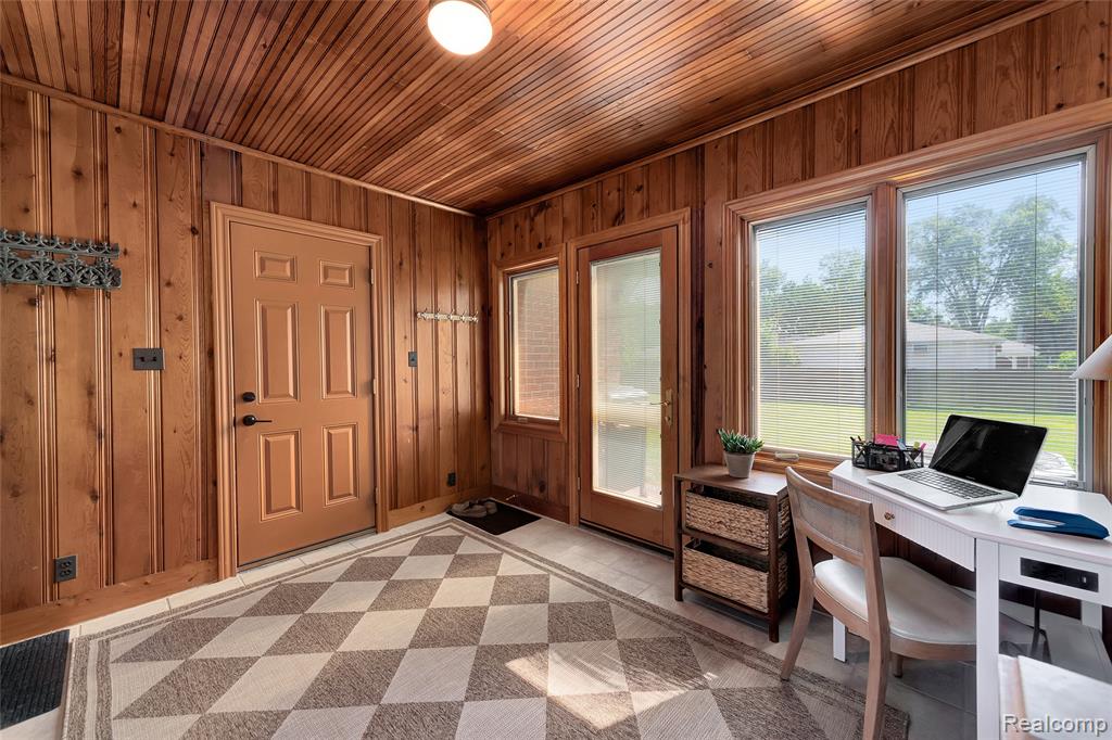 549 S Bywood Avenue, Clawson, MI — Photo 32