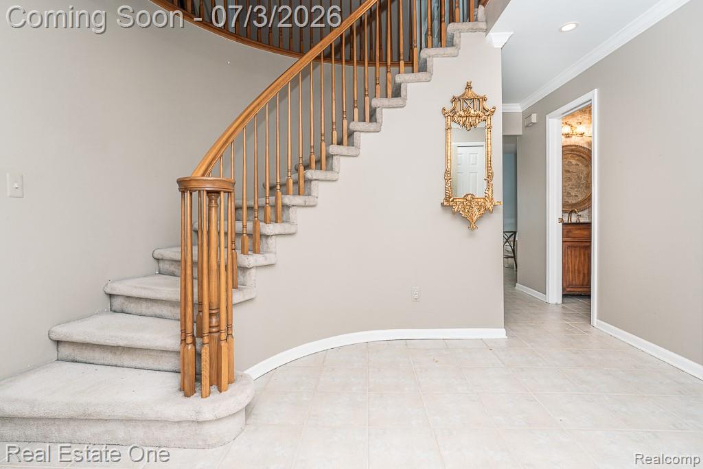 6489 Shoreline Drive, Troy, MI 48085 — Photo 2