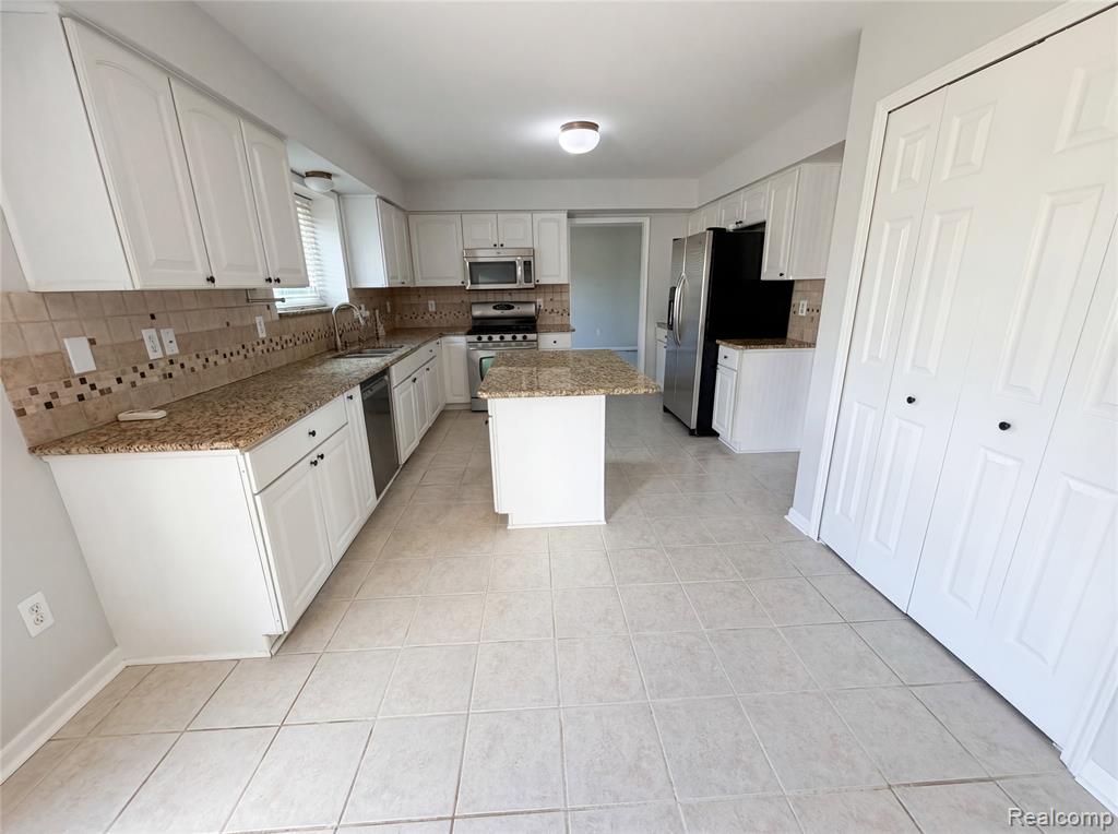 143 Easton Drive, South Lyon, MI 48178 — Photo 8