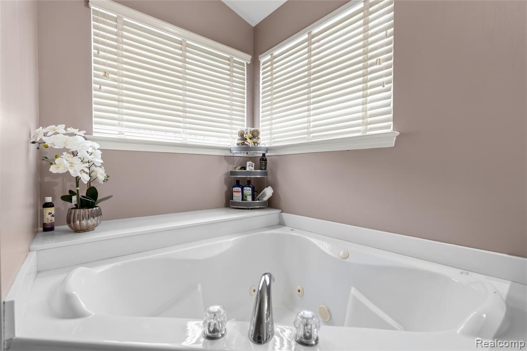 4337 Meadowbrook Court, Grand Blanc, MI 48439 — Photo 46