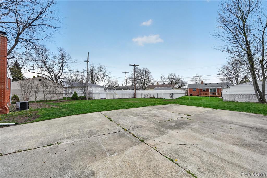 16672 Drake Street, Southgate, MI 48195 — Photo 39
