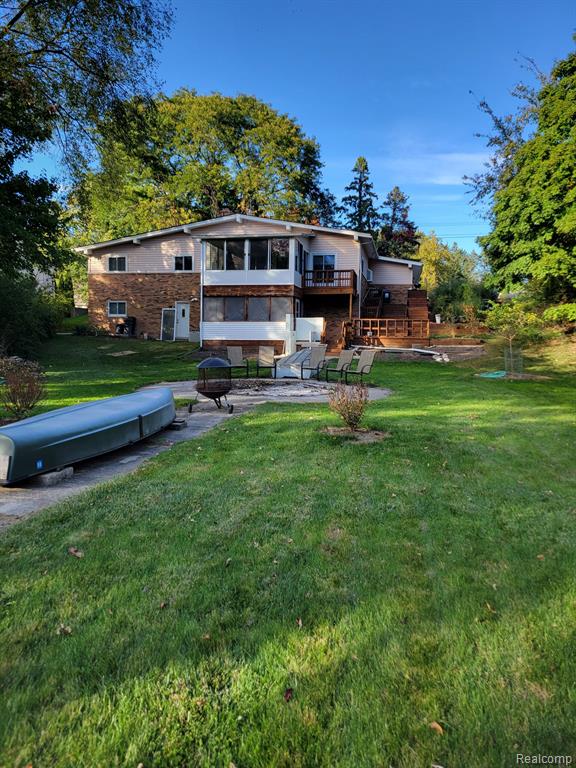 6869 Wellesley Terrace, Clarkston, MI — front exterior