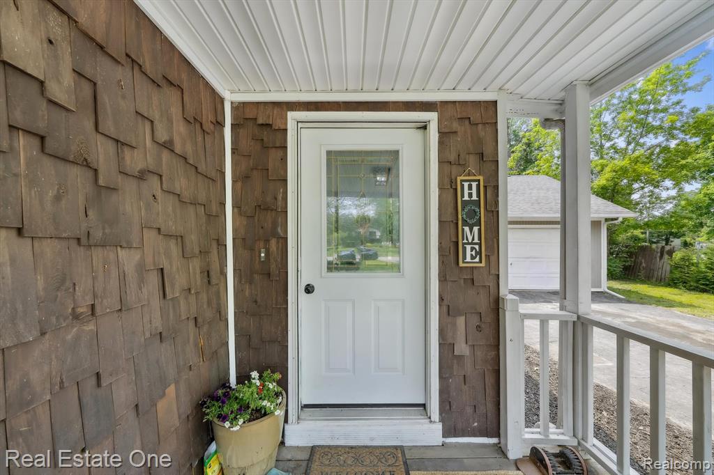 8921 Lake Road, Grosse Ile, MI 48138 — Photo 4