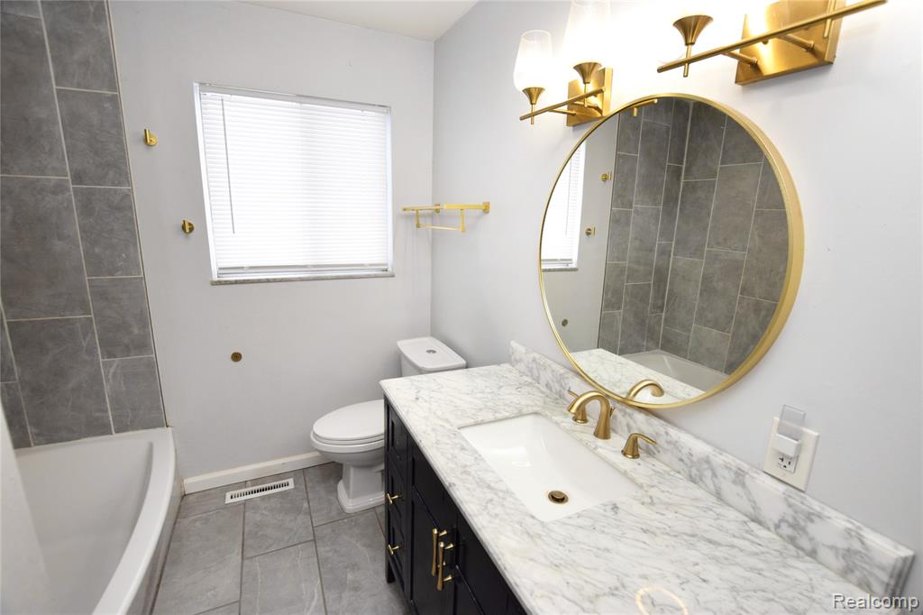 4075 Townview Drive, Flint, MI 48532 — Photo 5