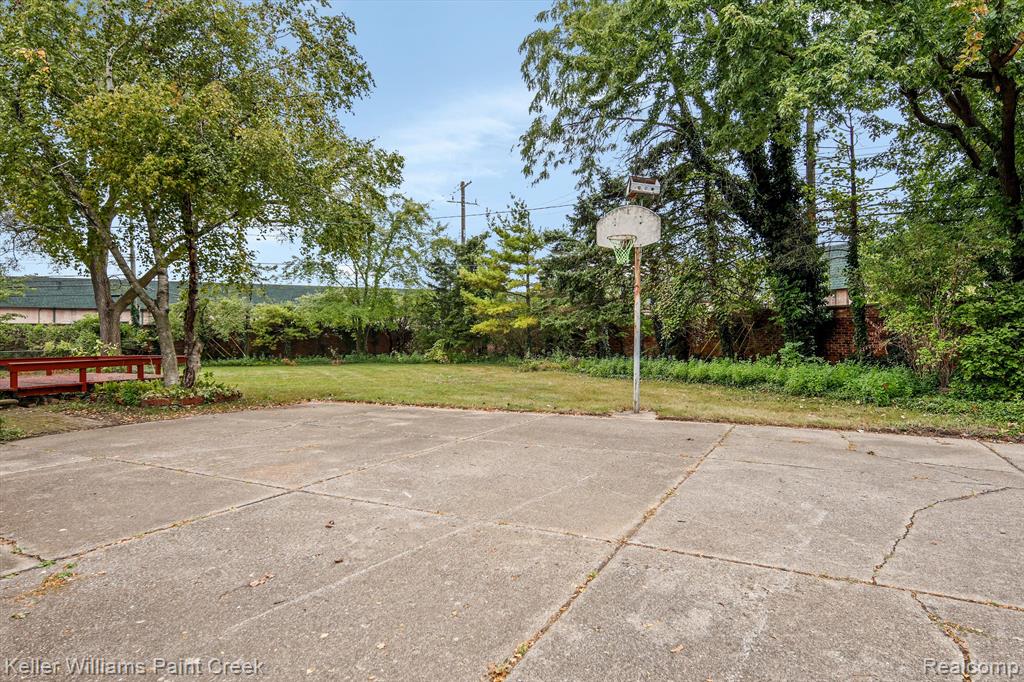6748 LESLEE CREST Drive, West Bloomfield, MI — Photo 29