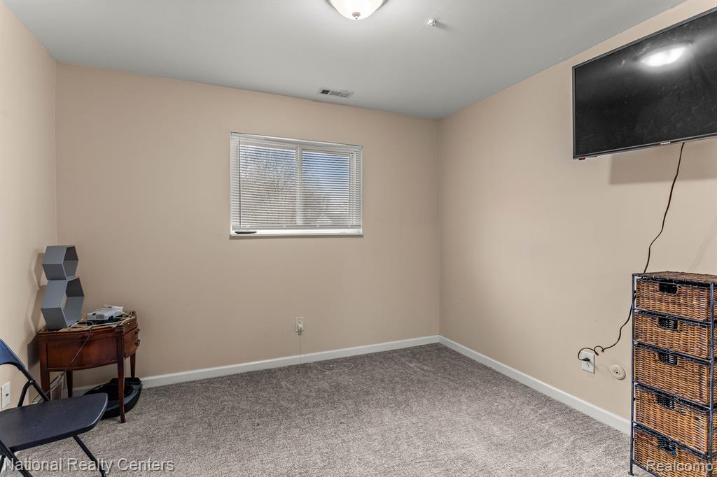 38068 SHERWOOD Street, Westland, MI — Photo 20