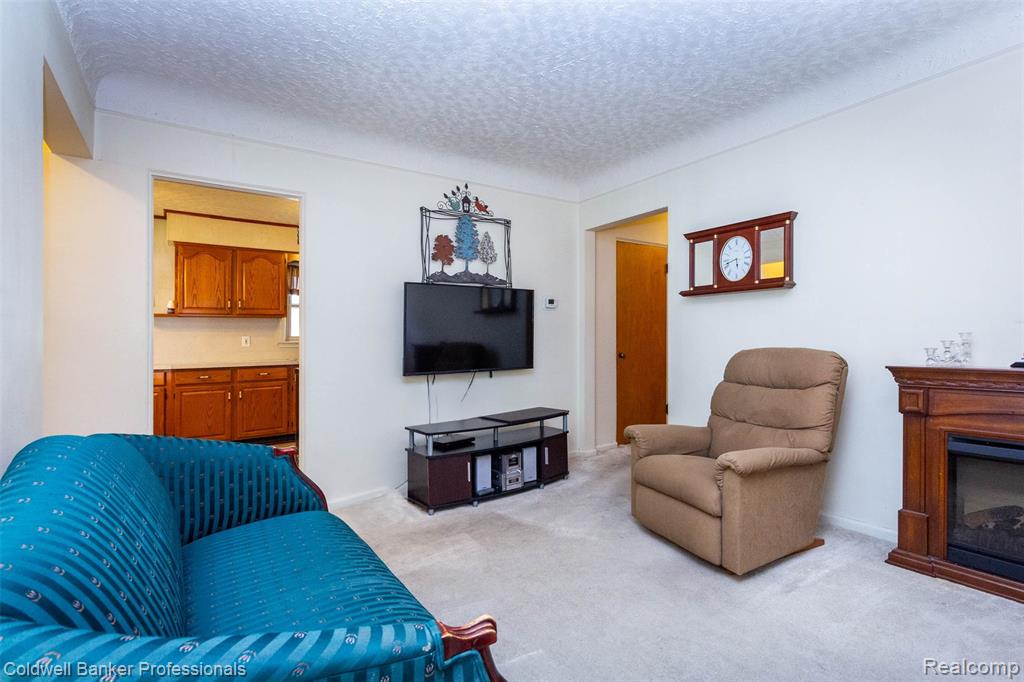 7332 N Vernon Street E, Dearborn Heights, MI 48127 — Photo 7