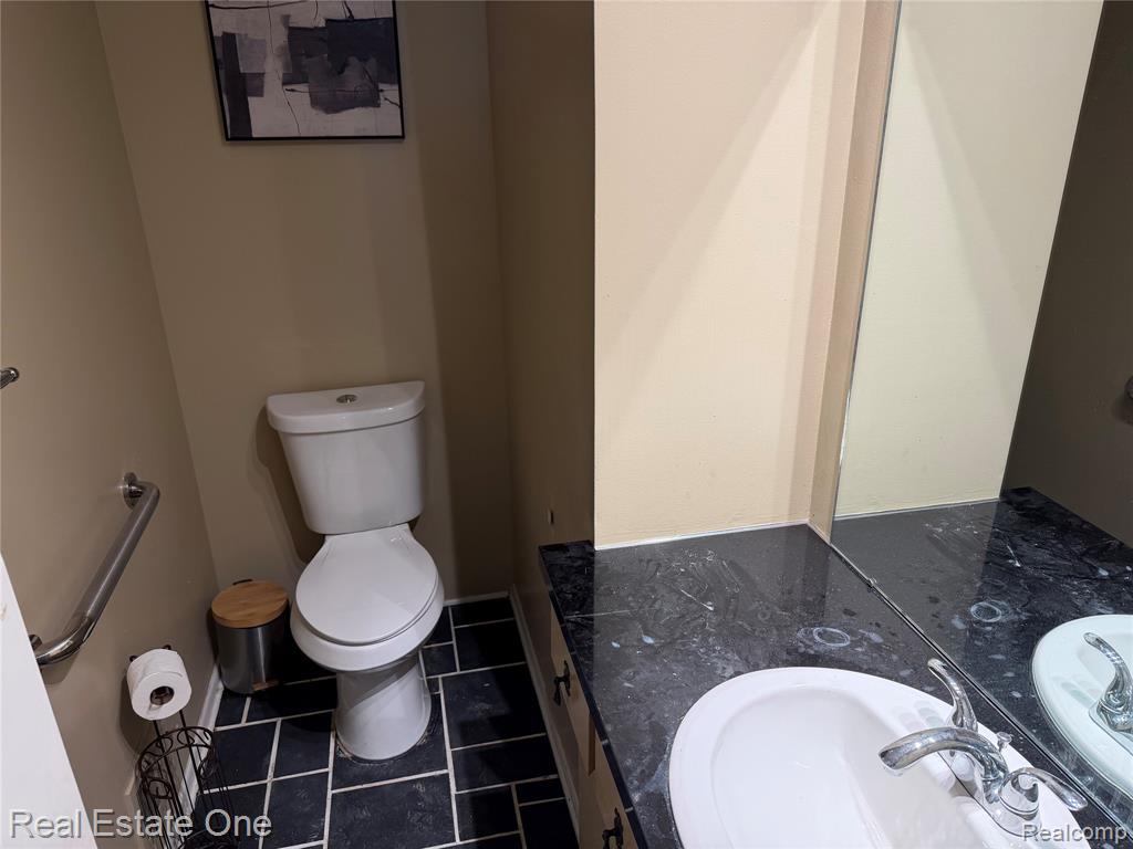 7068 Heather Heath, West Bloomfield, MI — Photo 24