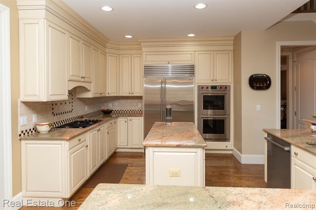 658 Langley Road, Rochester Hills, MI 48309 — Photo 28