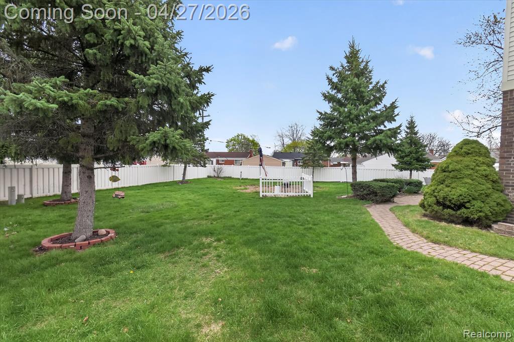 3965 Aspen Court, Trenton, MI 48183 — Photo 47