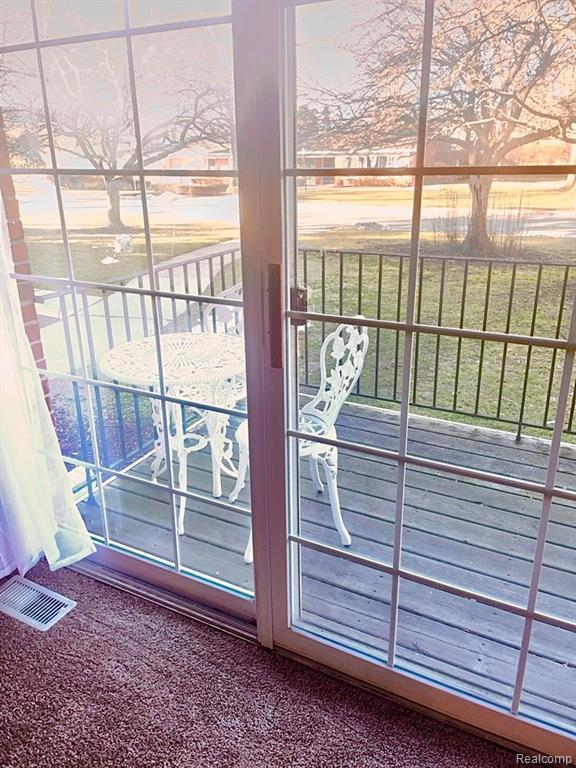 416 FOX HILLS Drive S, Bloomfield Hills, MI 48304 — Photo 11