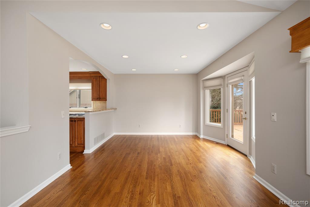 16807 Country Knoll Drive, Northville, MI 48168 — Photo 5