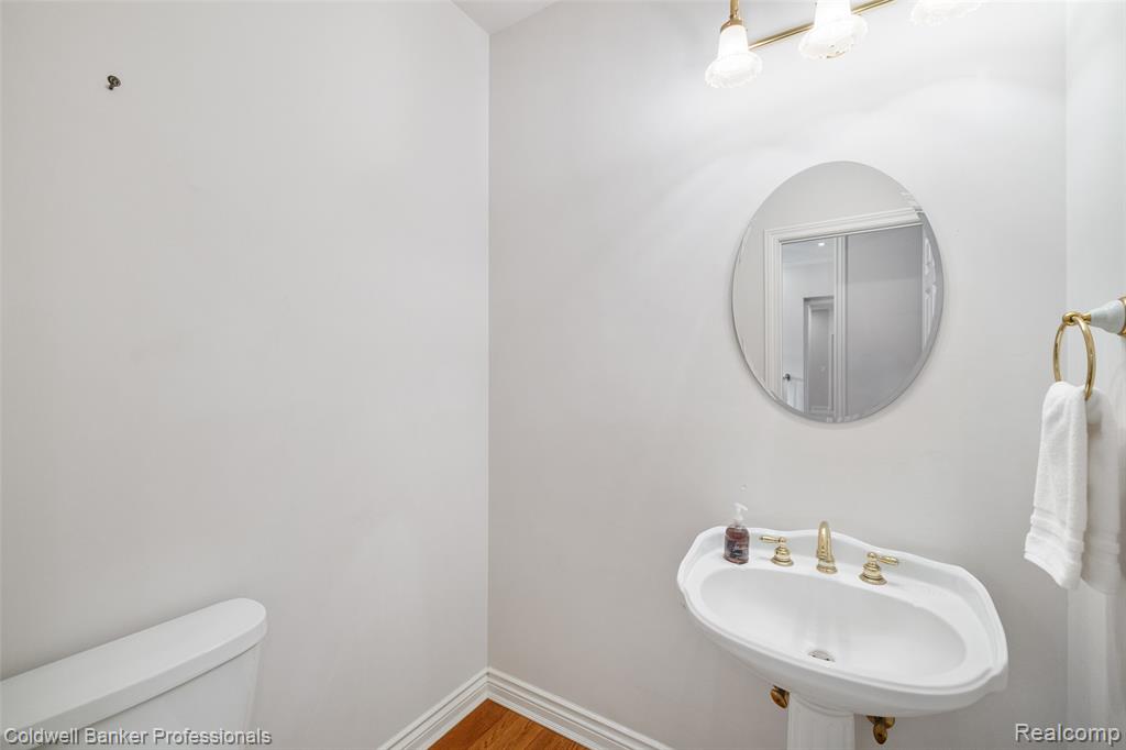 8661 DEERWOOD Road, Clarkston, MI 48348 — Photo 35