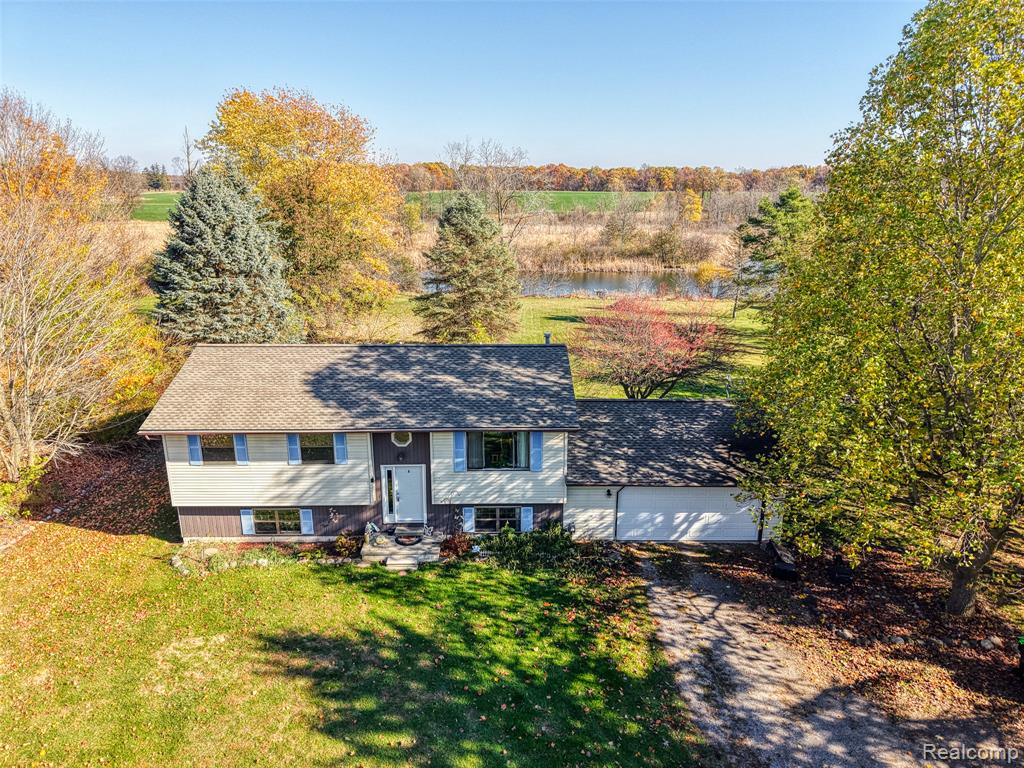 5670 Fowlerville Road, Fowlerville, MI 48836 — Photo 2