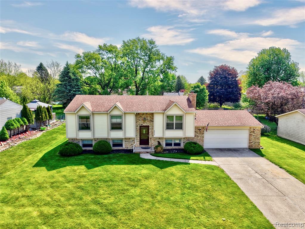 6059 Stockbridge Commons Trail, Grand Blanc, MI 48439 — Photo 46