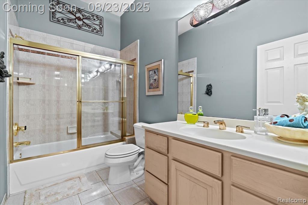 5770 Point Of The Woods Drive, West Bloomfield, MI 48324 — Photo 20