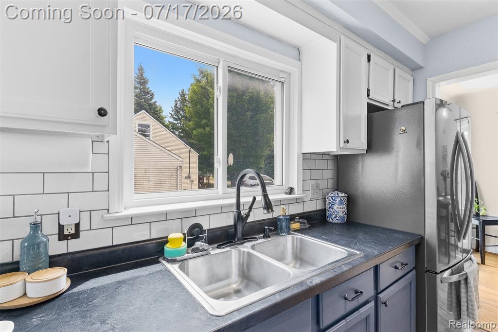 2496 Stockbridge Street, Burton, MI 48509 — Photo 14